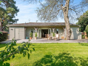 Lymington Lodge